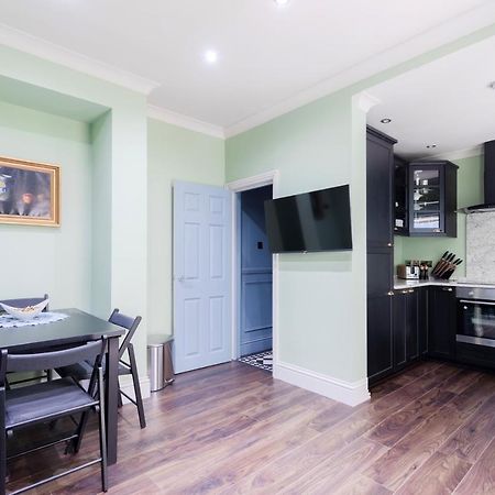 Central Stylish 2-Bed Apartment In London Exterior photo